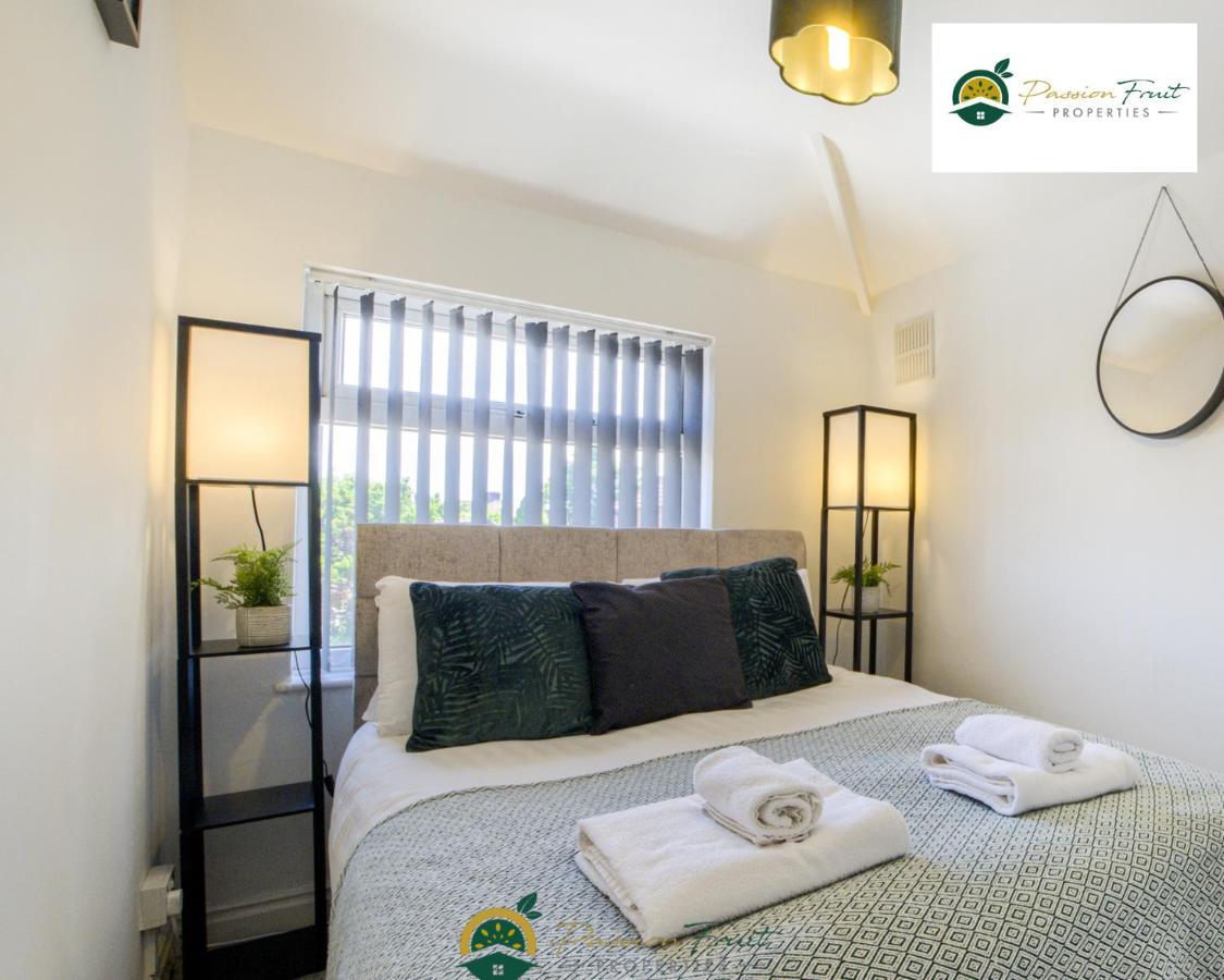 3 Bedroom Coventry House By Passionfruitproperties With Free Wi-Fi, Large Garden And Driveway - 52Nrc エクステリア 写真