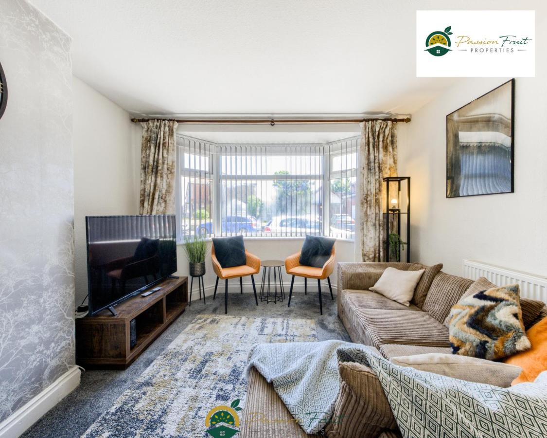 3 Bedroom Coventry House By Passionfruitproperties With Free Wi-Fi, Large Garden And Driveway - 52Nrc エクステリア 写真