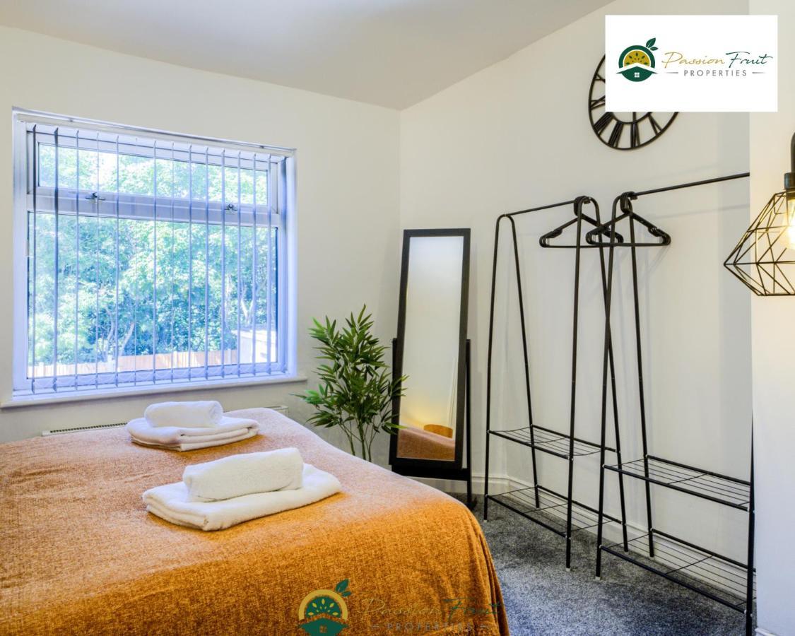 3 Bedroom Coventry House By Passionfruitproperties With Free Wi-Fi, Large Garden And Driveway - 52Nrc エクステリア 写真