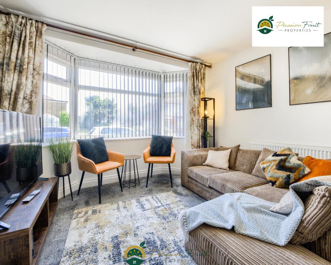 3 Bedroom Coventry House By Passionfruitproperties With Free Wi-Fi, Large Garden And Driveway - 52Nrc エクステリア 写真
