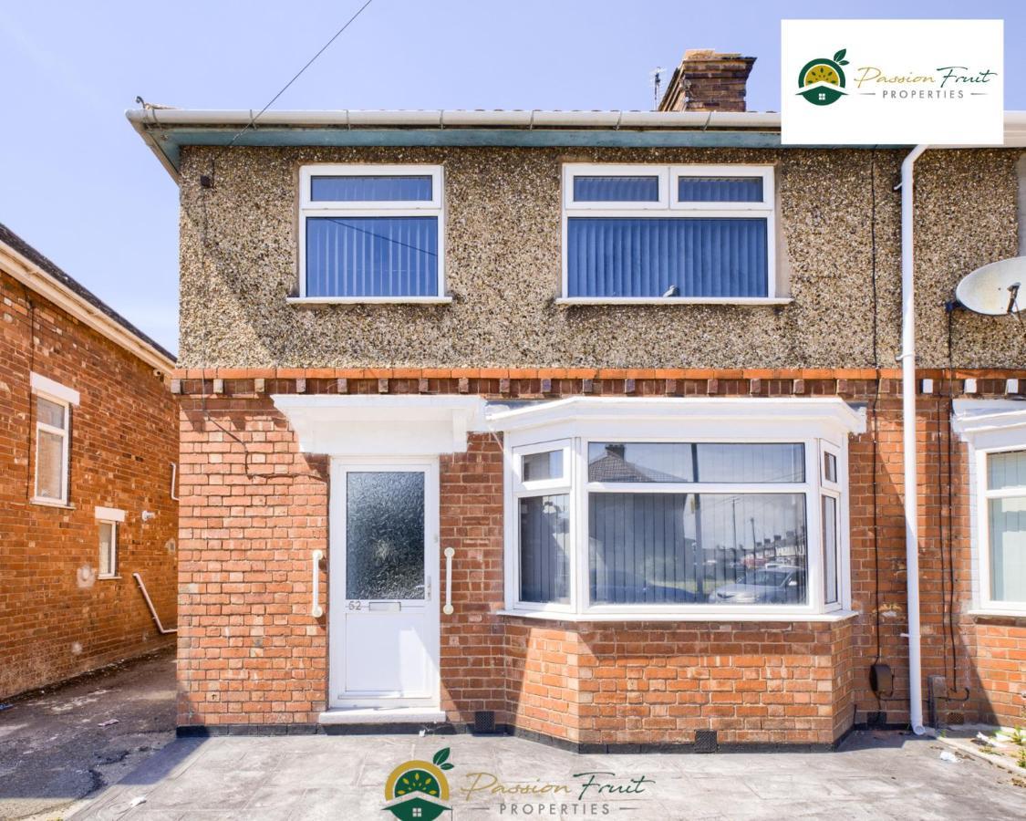 3 Bedroom Coventry House By Passionfruitproperties With Free Wi-Fi, Large Garden And Driveway - 52Nrc エクステリア 写真