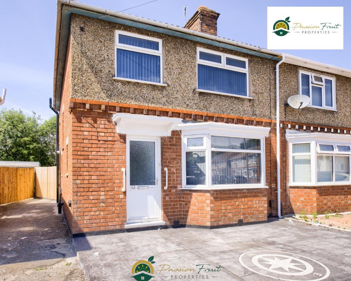 3 Bedroom Coventry House By Passionfruitproperties With Free Wi-Fi, Large Garden And Driveway - 52Nrc エクステリア 写真
