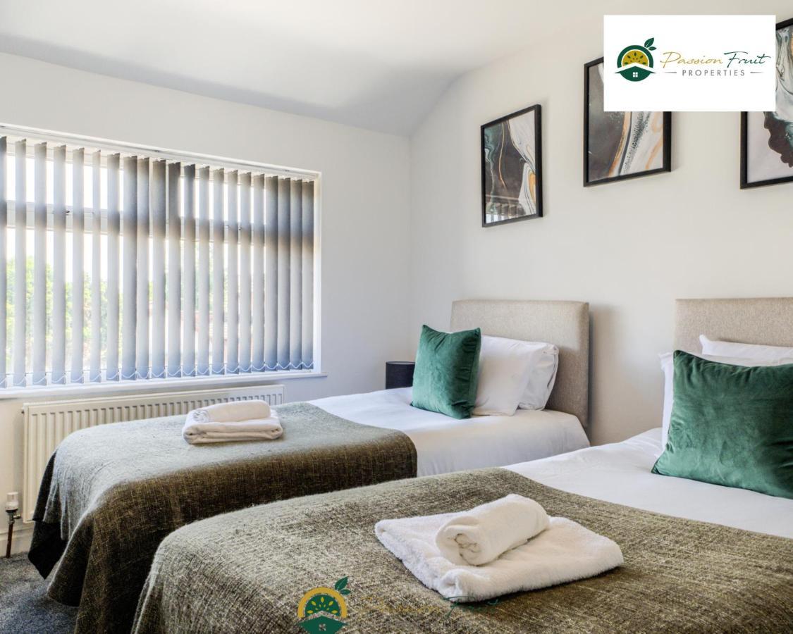 3 Bedroom Coventry House By Passionfruitproperties With Free Wi-Fi, Large Garden And Driveway - 52Nrc エクステリア 写真