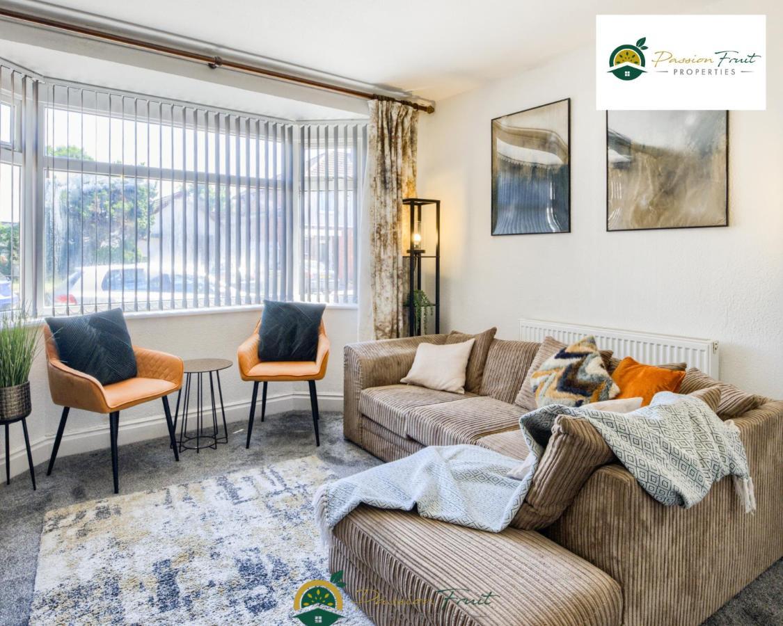 3 Bedroom Coventry House By Passionfruitproperties With Free Wi-Fi, Large Garden And Driveway - 52Nrc エクステリア 写真